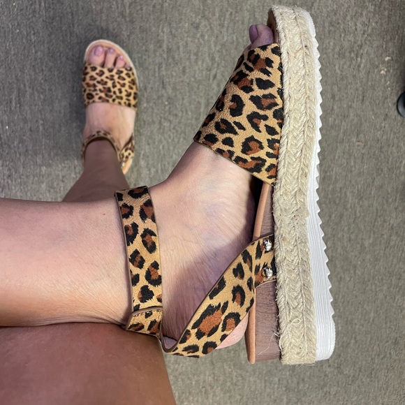 Leopard print Buckle Strap Espadrille sandals - Picture 4 of 11